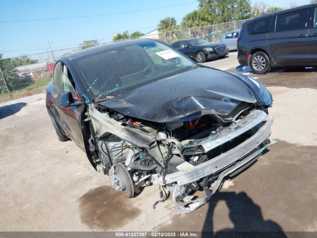 7SAYGDEE6NF313947 Tesla Model Y Long Range Dual Motor All-wheel Drive