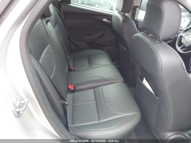 1FADP3N24HL251256 Ford Focus Titanium