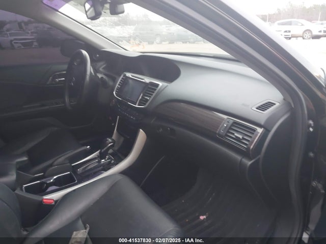 1HGCR3F98GA031240 Honda Accord Touring
