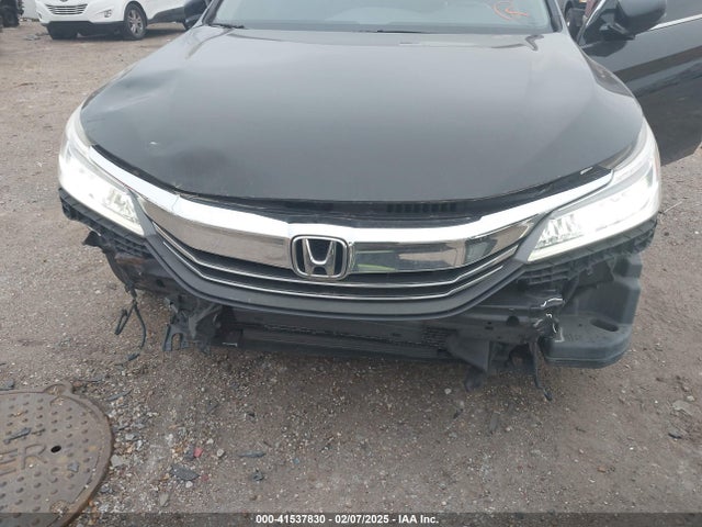 1HGCR3F98GA031240 Honda Accord Touring