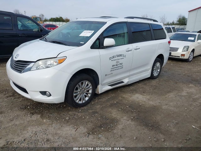 Toyota Sienna Xle/limited 2014 5TDYK3DC0ES424592 Image 2