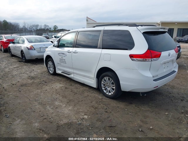 Toyota Sienna Xle/limited 2014 5TDYK3DC0ES424592 Image 3