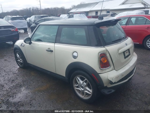 2009 MINI COOPER S WMWMF73579TW87325 Photo 2