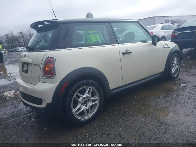 2009 MINI COOPER S WMWMF73579TW87325 Photo 3
