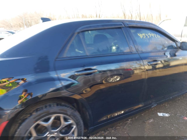 2C3CCAGG4FH909090 Chrysler 300 300s