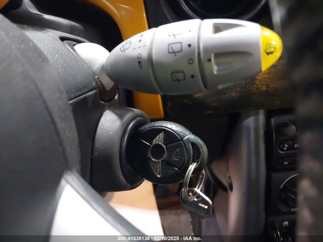 2006 MINI COOPER WMWRC33586TK67107 Photo 10