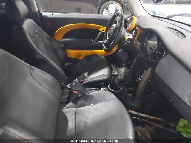 2006 MINI COOPER WMWRC33586TK67107 Photo 4