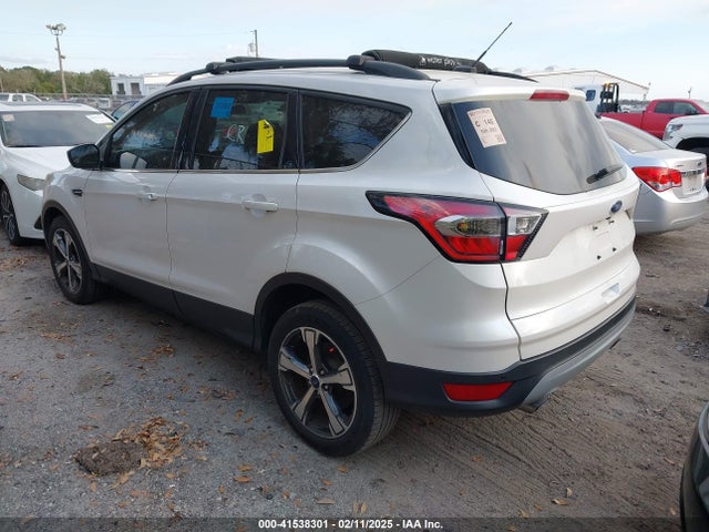 Ford ESCAPE SE 2017 1FMCU0G91HUE64758 Image 3
