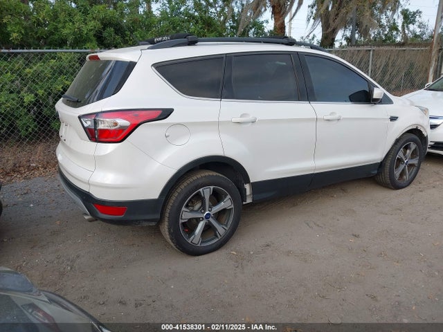 Ford ESCAPE SE 2017 1FMCU0G91HUE64758 Image 4