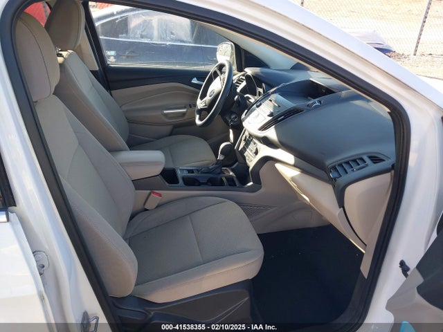 1FMCU9GD6HUC03053 Ford ESCAPE SE