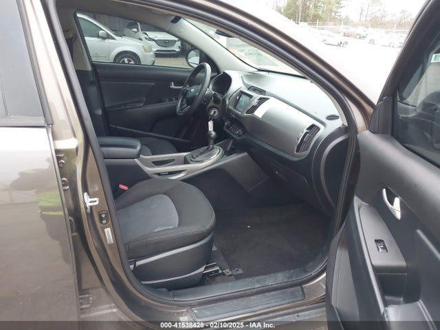 KNDPB3ACXF7712289 KIA Sportage Lx