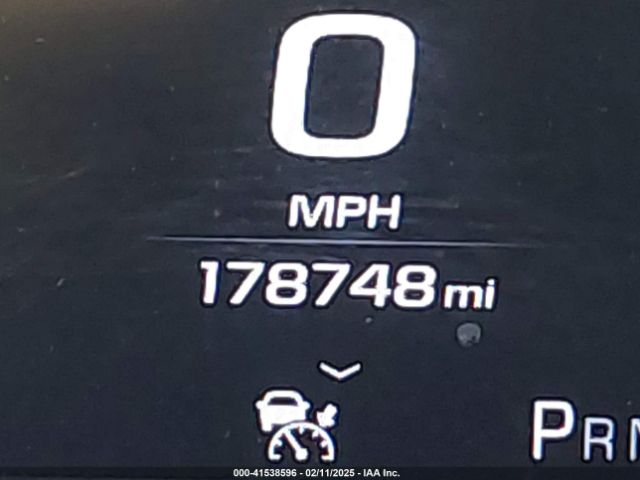 1GNSCCKC2JR166582 Chevrolet Tahoe Premier