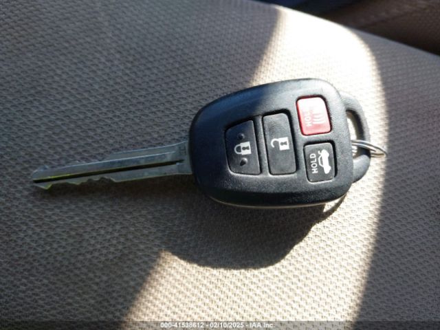 5YFBURHE0EP065171 Toyota Corolla Le Plus