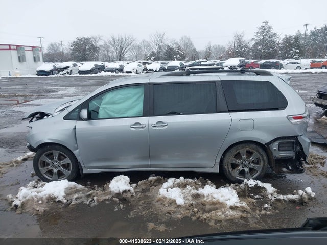 5TDXZ3DCXLS050058 Toyota Sienna Se/se Premium