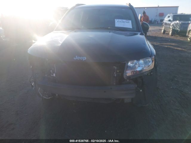 1C4NJDEBXGD719117 Jeep Compass Latitude