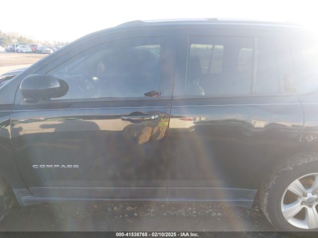 1C4NJDEBXGD719117 Jeep Compass Latitude