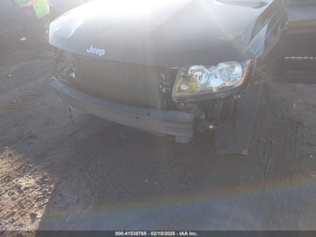 1C4NJDEBXGD719117 Jeep Compass Latitude