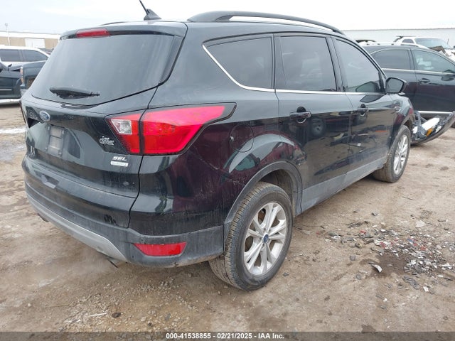 1FMCU0HD7KUB00659 Ford ESCAPE SEL