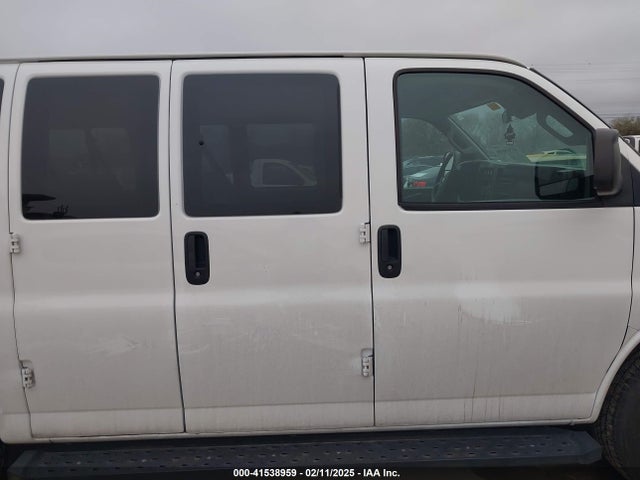 1GAWGFFF5H1204196 Chevrolet Express 2500 Lt