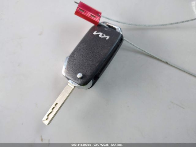 KNDPU3AF5P7086785 KIA Sportage Lx
