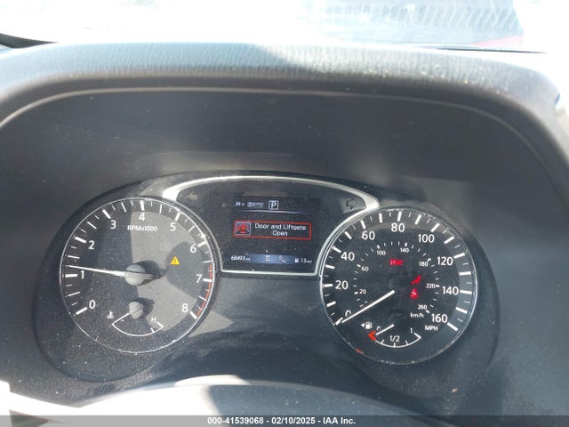 5N1DR2MM1JC618956 Nissan Pathfinder Sl