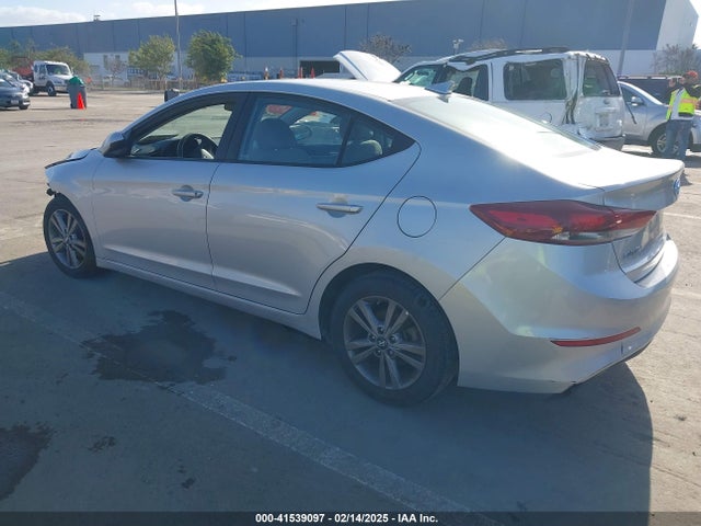 Hyundai ELANTRA SEL 2018 5NPD84LF4JH245941 Image 3