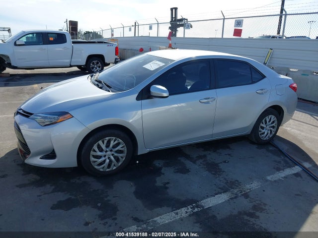 Toyota COROLLA LE 2017 5YFBURHE5HP708862 Image 2