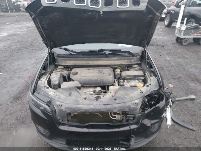 1C4PJLCB1KD339906 Jeep Cherokee Latitude Fwd