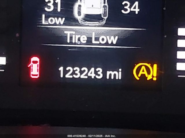 1C4PJLCB1KD339906 Jeep Cherokee Latitude Fwd