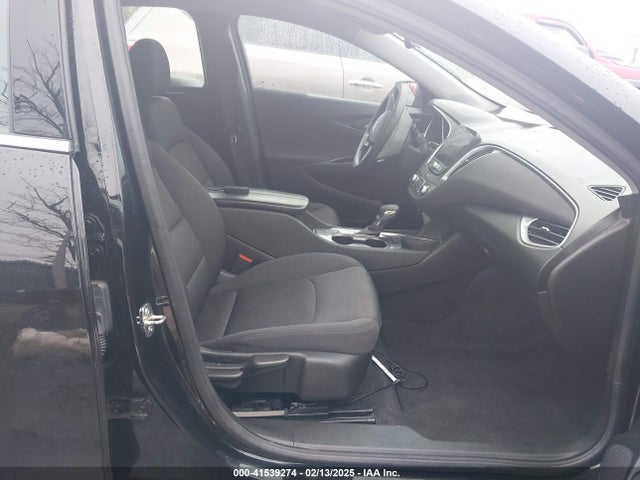 1G1ZD5ST6NF120236 Chevrolet Malibu Fwd Lt