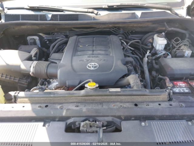 5TFRY5F11FX179808 Toyota Tundra Sr5 5.7l V8