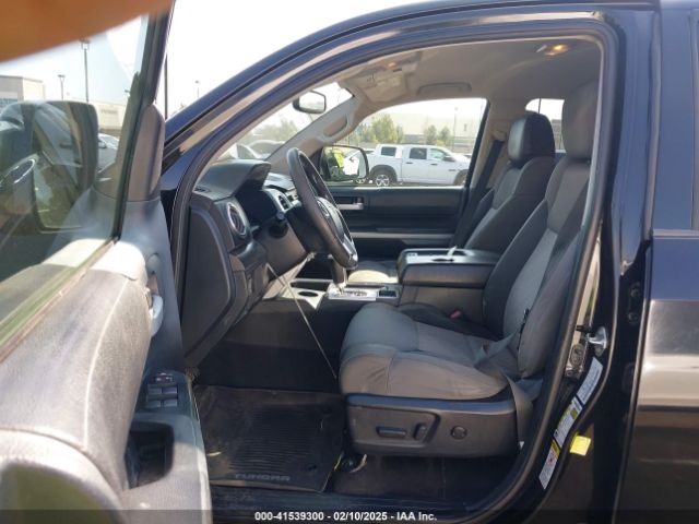 5TFRY5F11FX179808 Toyota Tundra Sr5 5.7l V8