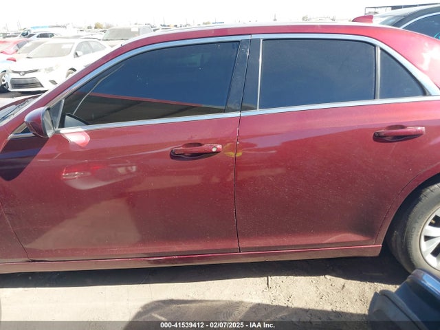 Chrysler 300 Limited 2015 2C3CCAAG9FH810547 Image 14