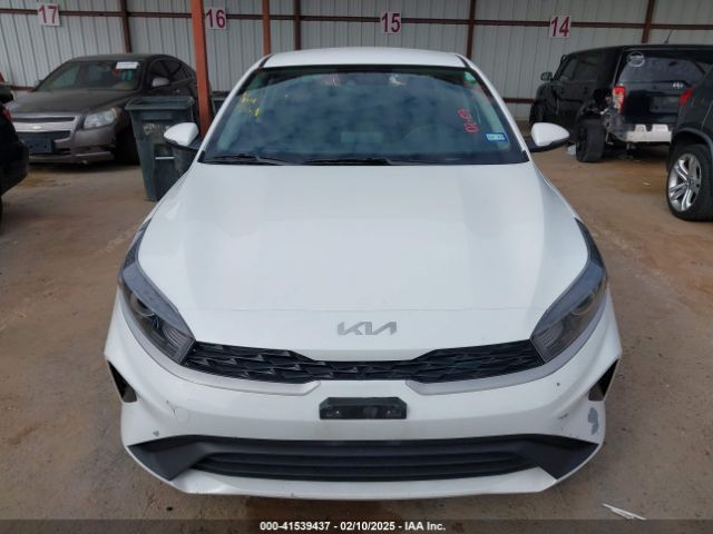 3KPF24AD0PE600547 KIA Forte Lxs