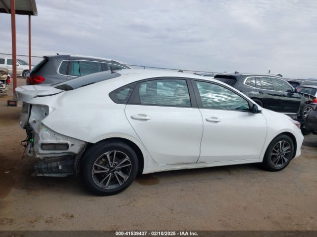 3KPF24AD0PE600547 KIA Forte Lxs