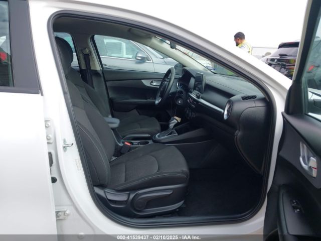 3KPF24AD0PE600547 KIA Forte Lxs