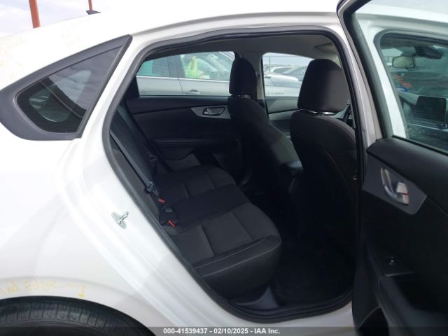3KPF24AD0PE600547 KIA Forte Lxs