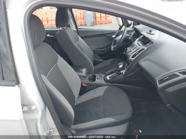 1FADP3K25EL276943 Ford FOCUS SE