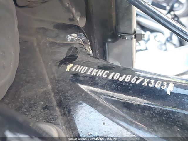 2018 HARLEY-DAVIDSON FLTRX 1HD1KHC10JB678303 Photo 9