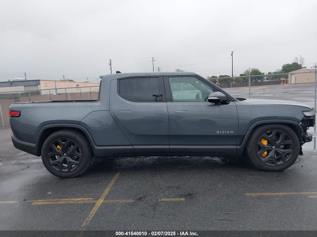 Rivian R1t Adventure 2022 7FCTGAAA7NN016044 Image 13