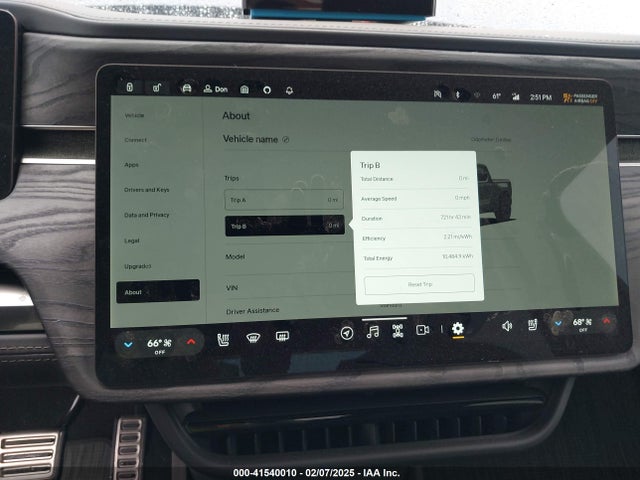 Rivian R1t Adventure 2022 7FCTGAAA7NN016044 Image 18