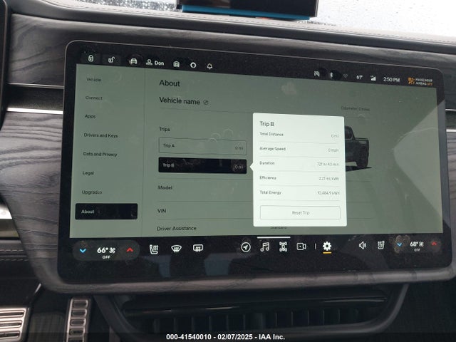 Rivian R1t Adventure 2022 7FCTGAAA7NN016044 Image 7