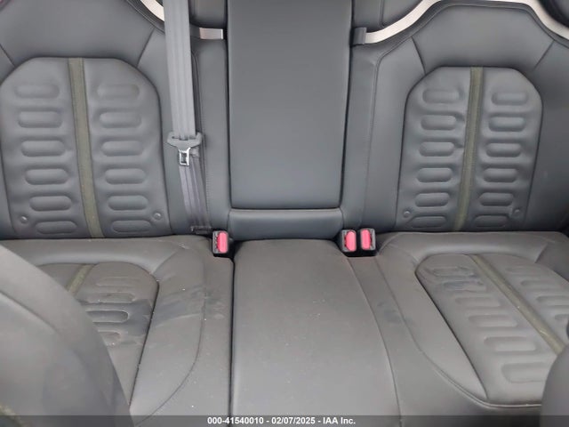 Rivian R1t Adventure 2022 7FCTGAAA7NN016044 Image 8