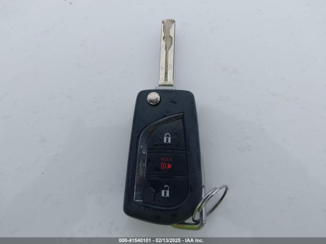 2T3G1RFV2LW109983 Toyota RAV4 LE