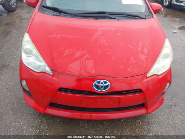 JTDKDTB33E1081860 Toyota Prius C Two