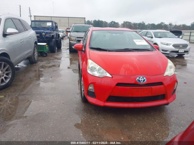 JTDKDTB33E1081860 Toyota Prius C Two