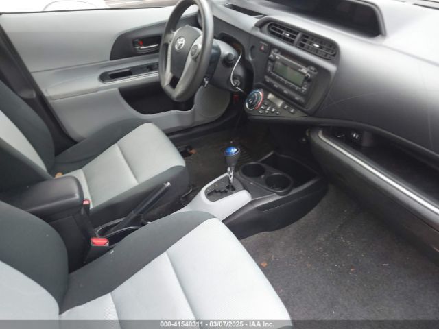 JTDKDTB33E1081860 Toyota Prius C Two