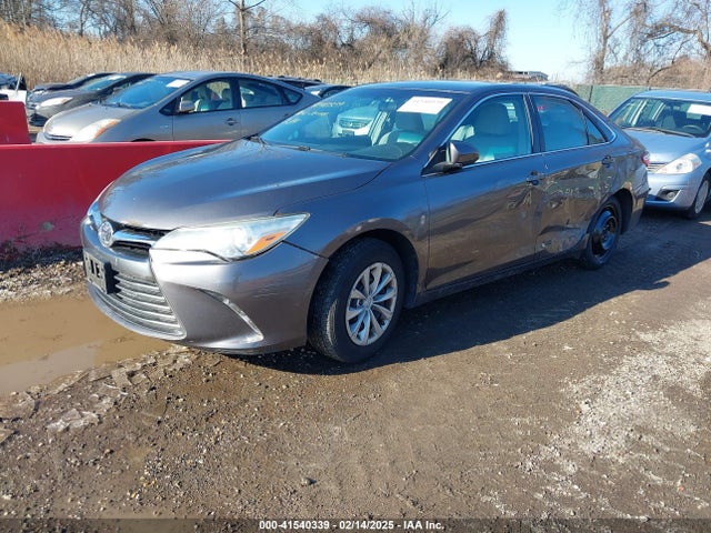 Toyota CAMRY LE 2015 4T4BF1FKXFR471503 Image 2