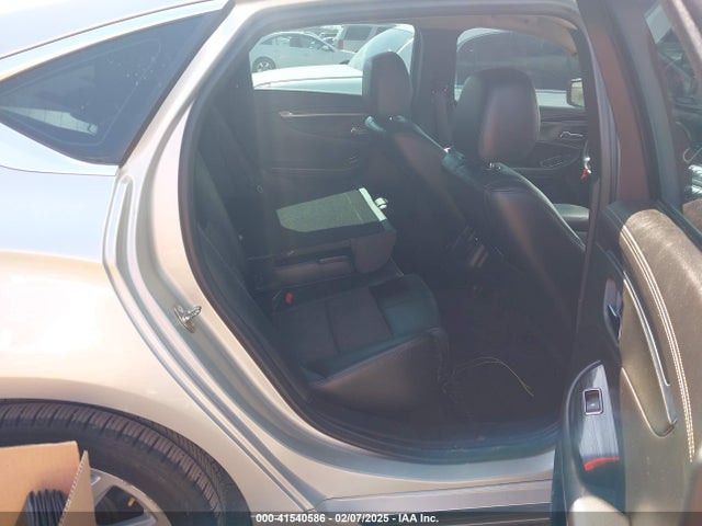Chevrolet IMPALA 1LT 2018 2G1105S34J9120067 Image 8