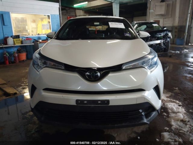 NMTKHMBX8KR087809 Toyota C-HR LE